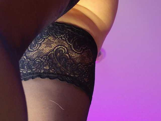 ladybigsmile's BongaCams show and profile