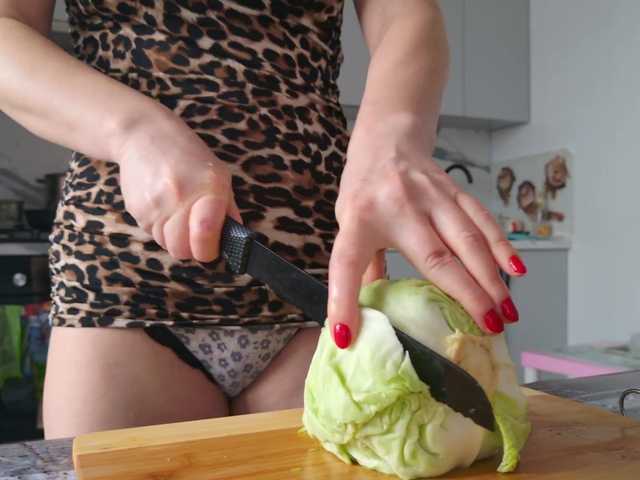 ladybigsmile's BongaCams show and profile