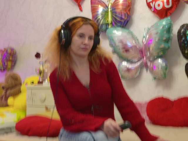 ladybigsmile's BongaCams show and profile