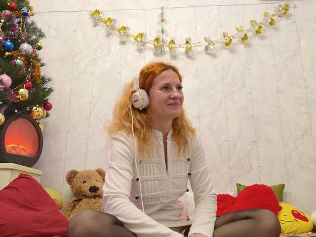 ladybigsmile's BongaCams show and profile