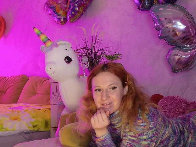 ladybigsmile's BongaCams show and profile