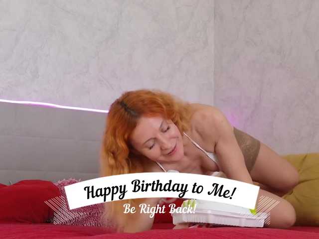 ladybigsmile's BongaCams show and profile