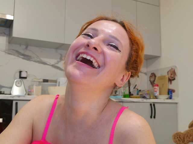 ladybigsmile's BongaCams show and profile