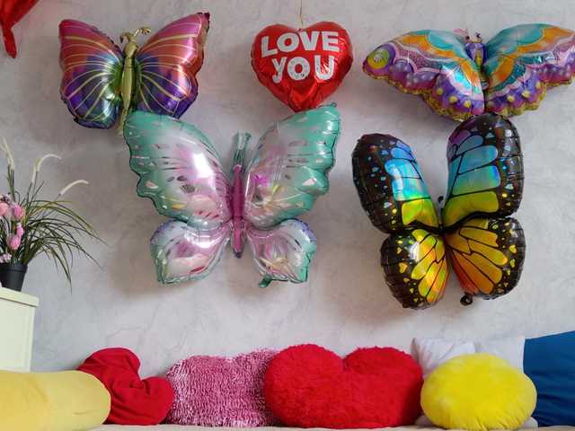 ladybigsmile's BongaCams show and profile