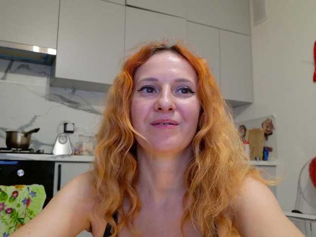 ladybigsmile's BongaCams show and profile