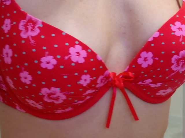 ladybigsmile from BongaCams is Freechat