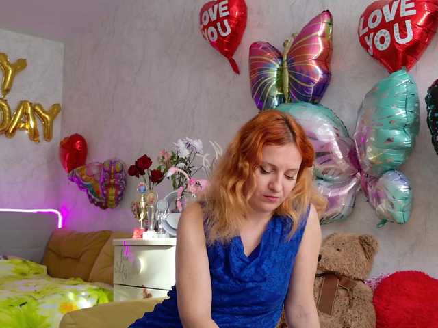 ladybigsmile's BongaCams show and profile
