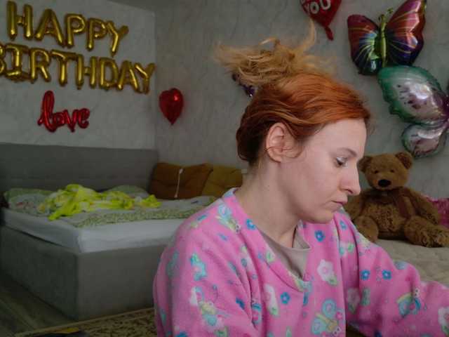 ladybigsmile's BongaCams show and profile