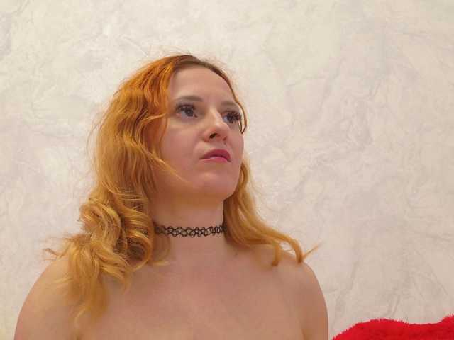 ladybigsmile's BongaCams show and profile