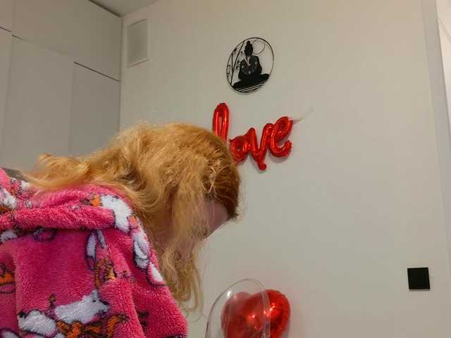 ladybigsmile's BongaCams show and profile