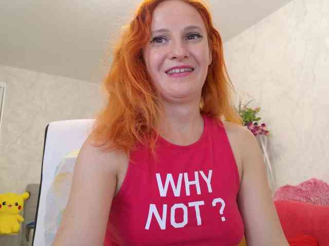 ladybigsmile Live Webcam on BongaCams