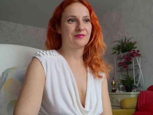 ladybigsmile Live Webcam on BongaCams