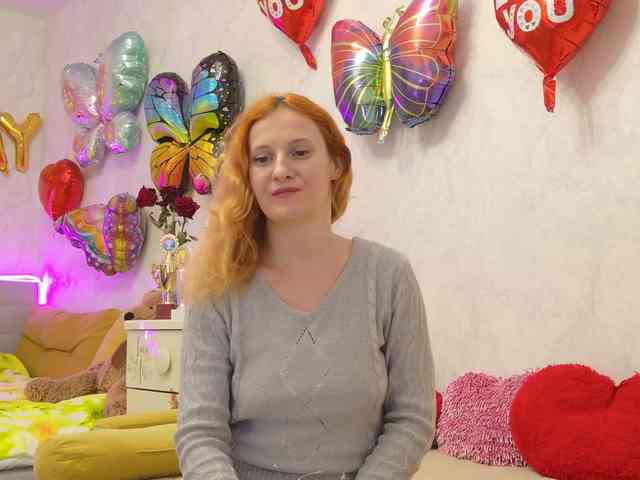 ladybigsmile Live Webcam on BongaCams