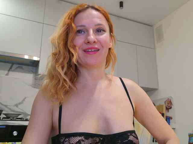 ladybigsmile Live Webcam on BongaCams