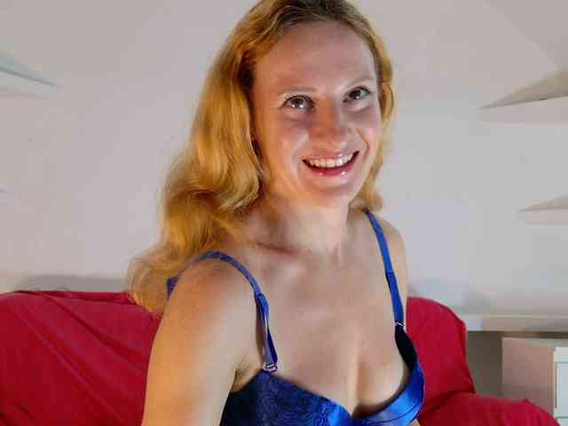ladybigsmile webcam