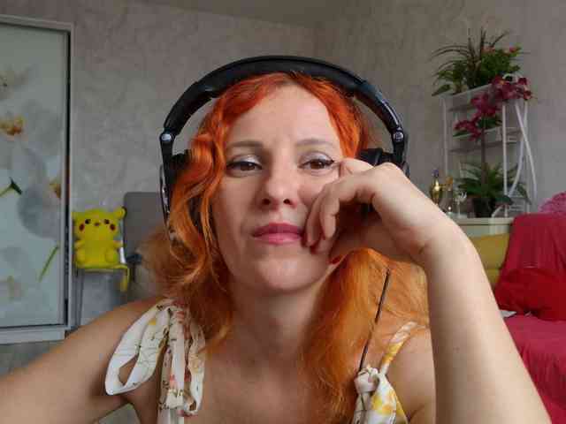 ladybigsmile Live Webcam on BongaCams