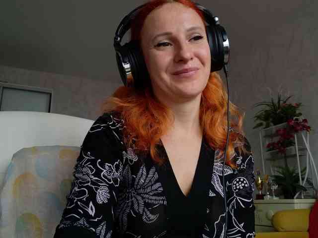 ladybigsmile Live Webcam on BongaCams