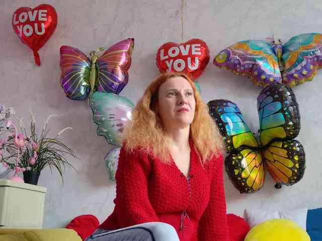 ladybigsmile Live Webcam on BongaCams