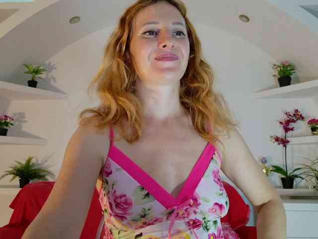 ladybigsmile webcam