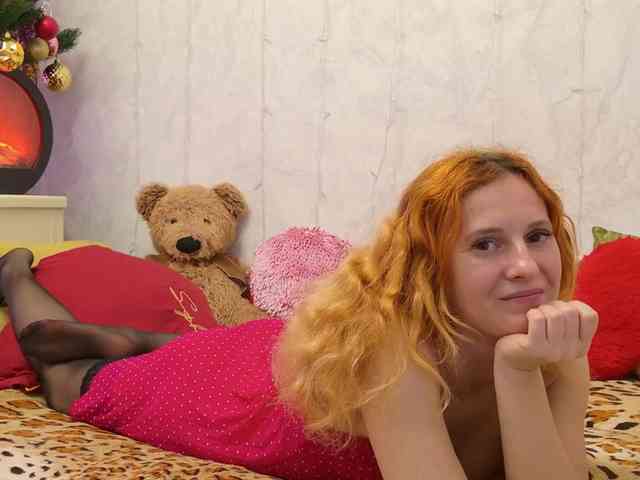 ladybigsmile Live Webcam on BongaCams