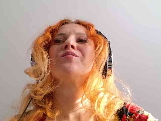 ladybigsmile Live Webcam on BongaCams