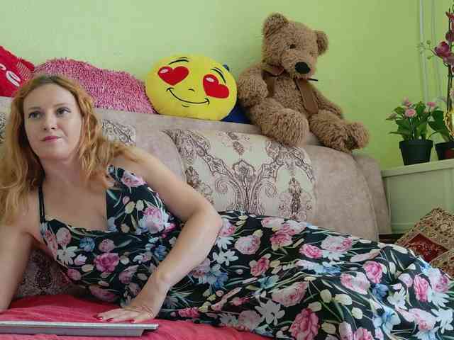 ladybigsmile webcam