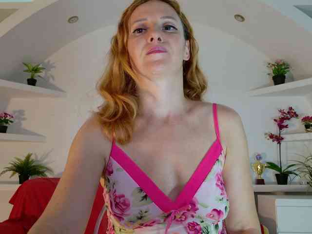 ladybigsmile webcam