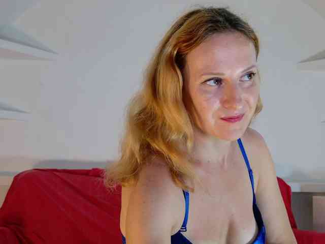 ladybigsmile webcam