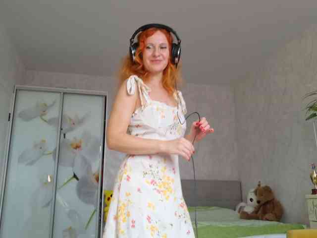 ladybigsmile Live Webcam on BongaCams