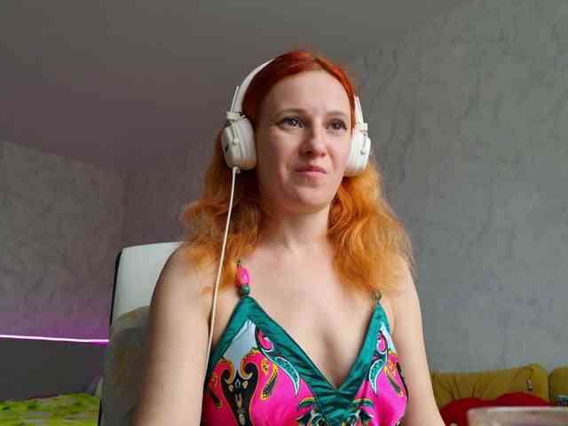 ladybigsmile Live Webcam on BongaCams