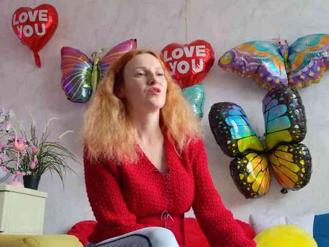 ladybigsmile Live Webcam on BongaCams