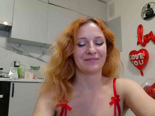 ladybigsmile Live Webcam on BongaCams
