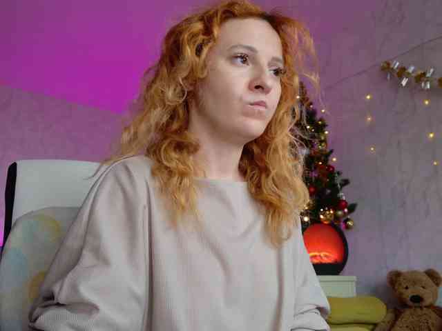 ladybigsmile Live Webcam on BongaCams