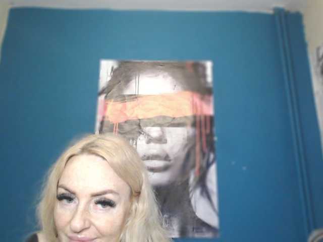 NADINNNE's BongaCams show and profile