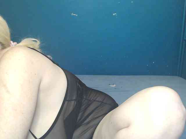 NADINNNE webcam