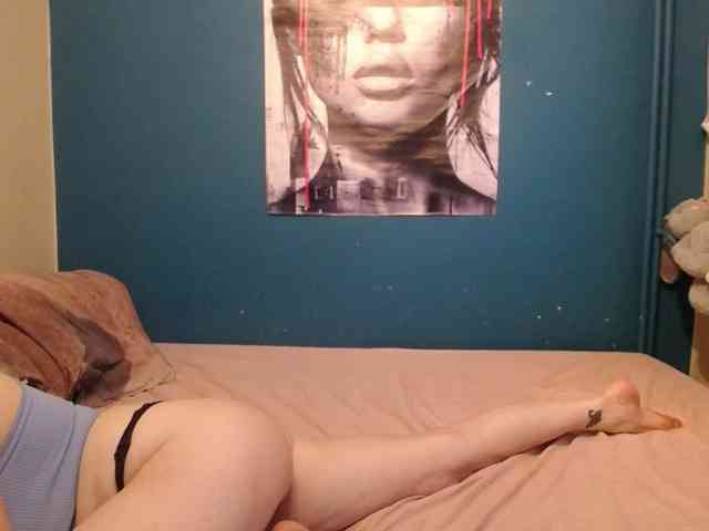 NADINNNE webcam
