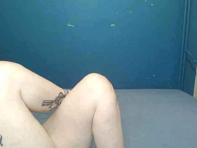 NADINNNE webcam