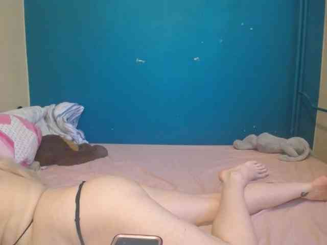 NADINNNE webcam