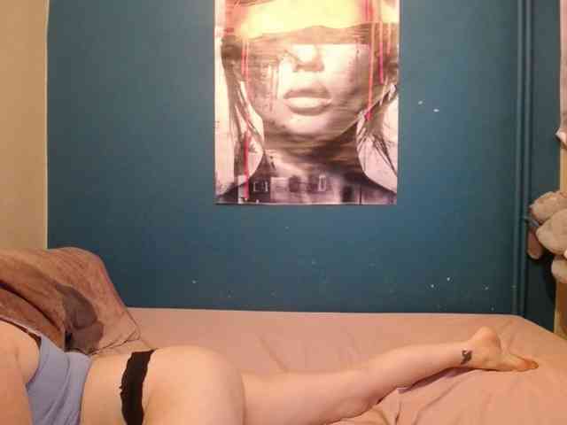 NADINNNE webcam
