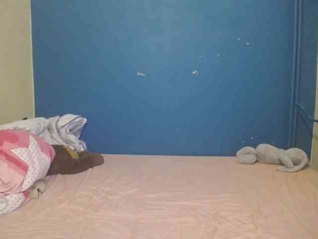 NADINNNE webcam
