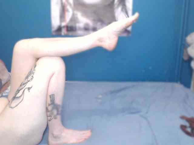NADINNNE webcam