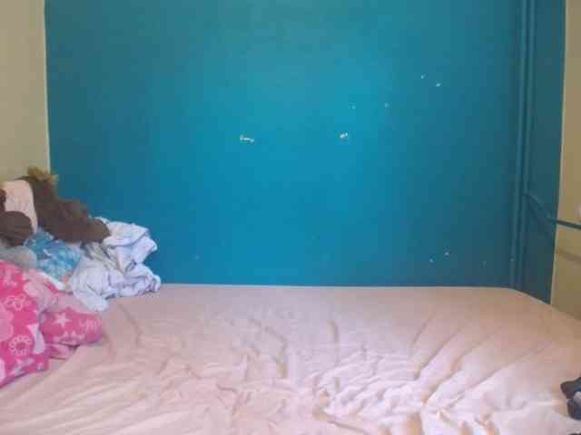 NADINNNE webcam