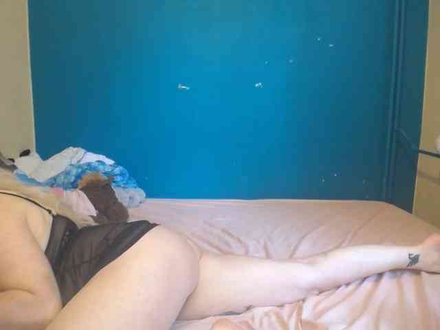 NADINNNE webcam