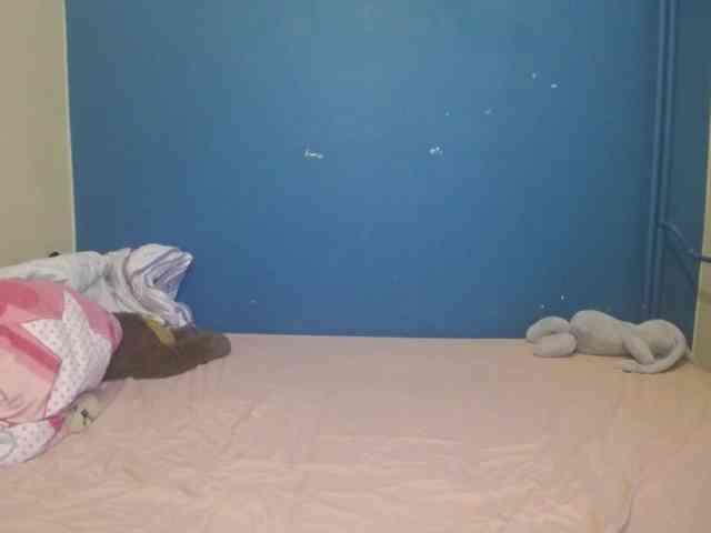 NADINNNE webcam