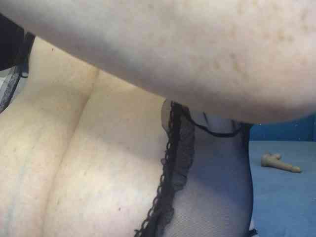 NADINNNE webcam