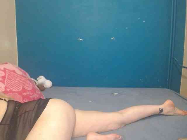 NADINNNE webcam