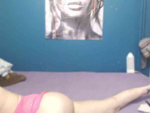 NADINNNE Live Webcam on BongaCams