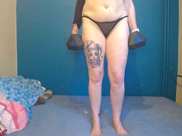NADINNNE webcam