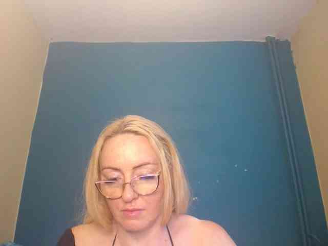 NADINNNE webcam