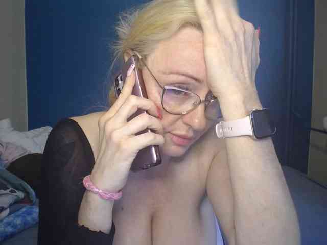 NADINNNE webcam